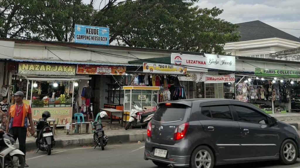 usaha milik gampong memiliki toko